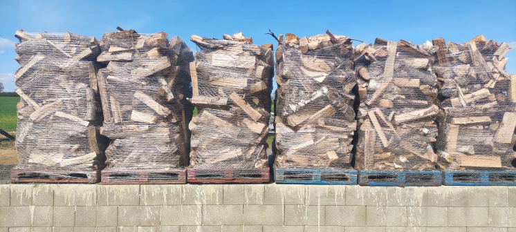 Photo : BOIS LIVRÉ SUR PALETTE